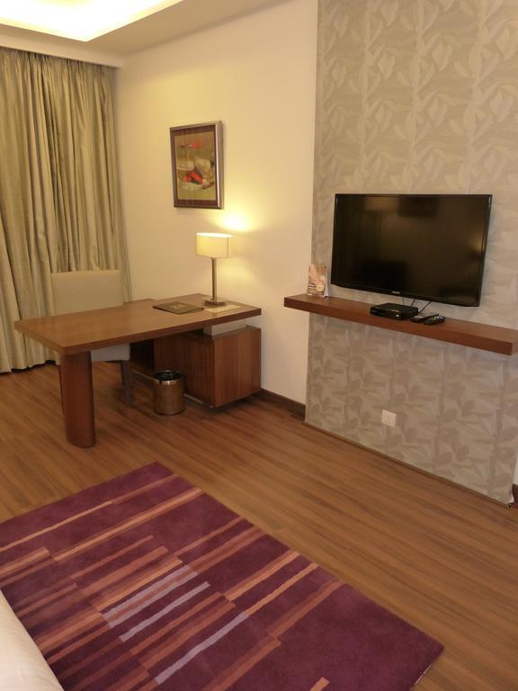 32Nd Milestone Hotel Gurgaon Værelse billede