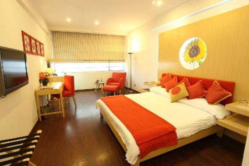 32Nd Milestone Hotel Gurgaon Eksteriør billede