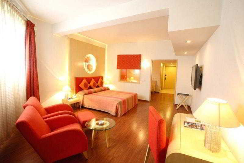 32Nd Milestone Hotel Gurgaon Værelse billede