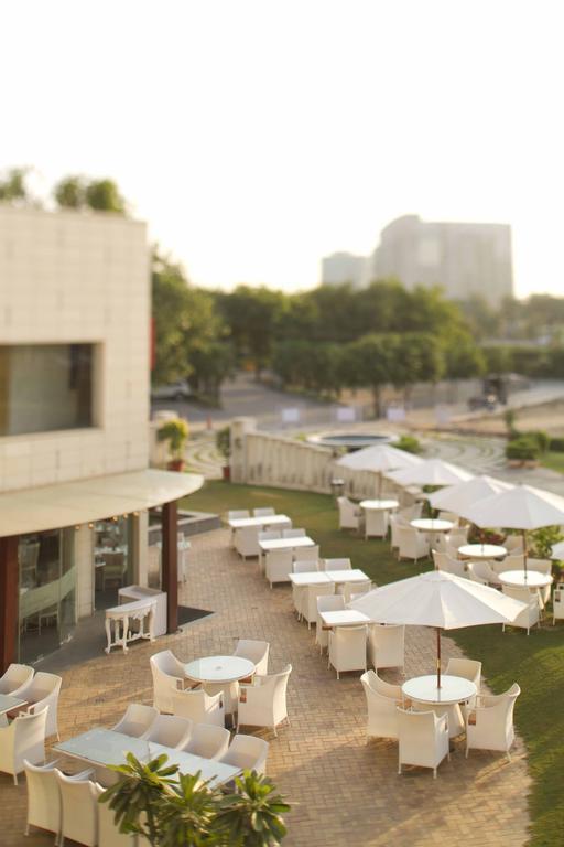 32Nd Milestone Hotel Gurgaon Eksteriør billede