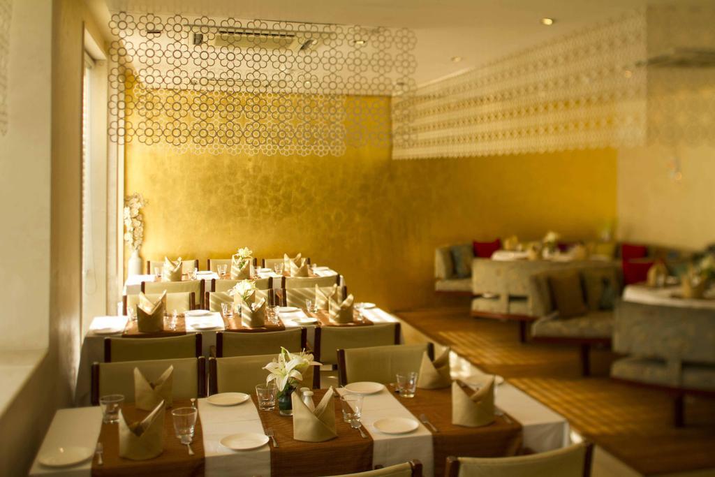 32Nd Milestone Hotel Gurgaon Eksteriør billede