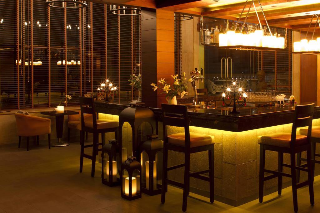 32Nd Milestone Hotel Gurgaon Eksteriør billede