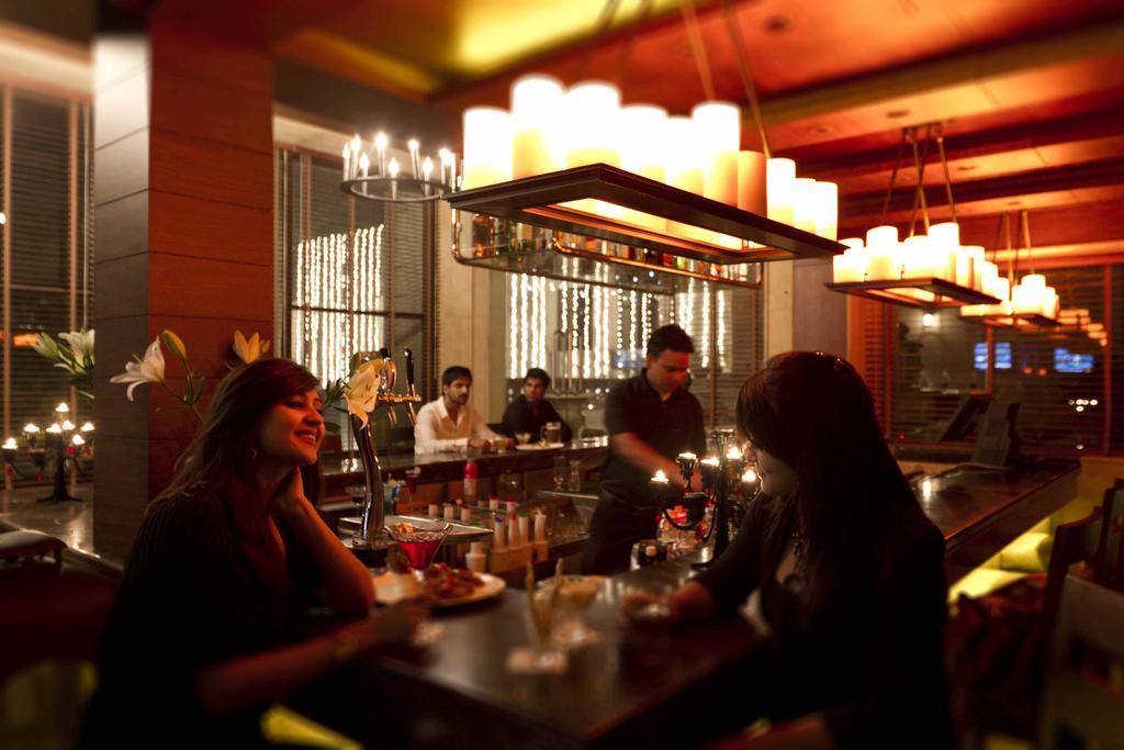 32Nd Milestone Hotel Gurgaon Eksteriør billede