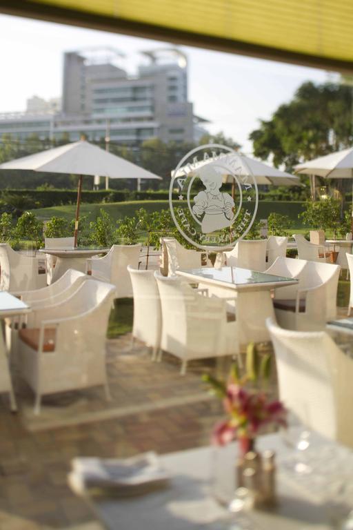 32Nd Milestone Hotel Gurgaon Eksteriør billede
